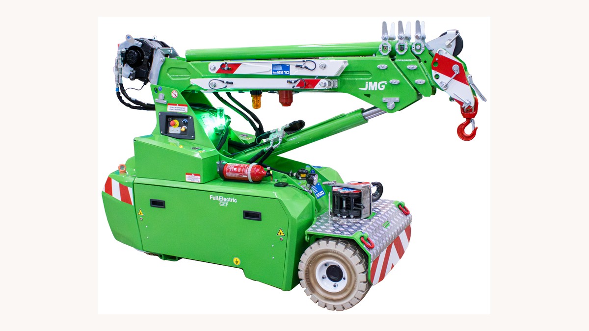 Compact electric pick and carry crane